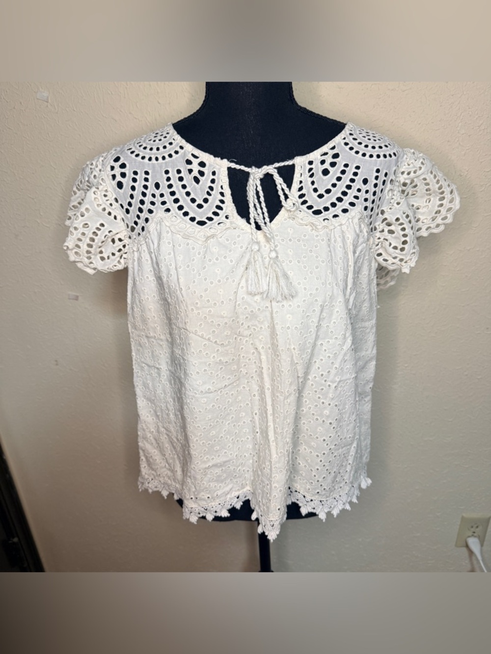 Jennifer & Grace Women’s Large Cream Eyelet Lace Boho Artsy Embroidered Top